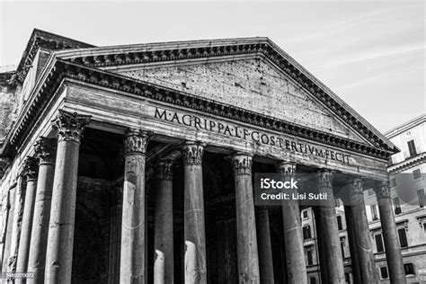 Agrippas Pantheon Stock Photo - Download Image Now - Architectural Column, Black And White ...