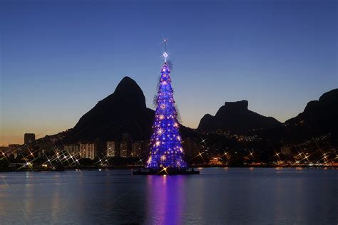 Christmas Tree at Lagoa Rodrigo de Freitas in Rio de Janei… | Flickr