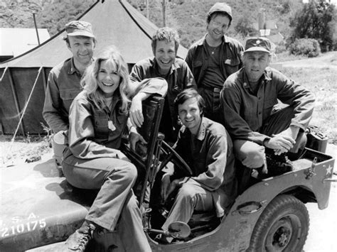 Liste der M * A * S * H- Zeichen - List of M*A*S*H characters - qwe.wiki