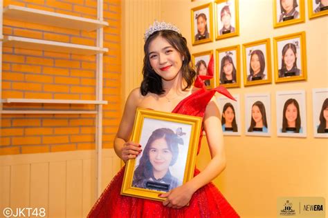 Gaby JKT48 Graduation | Penyimpanan foto, Gadis-gadis cantik, Gadis cantik