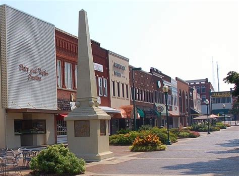 Downtown Hickory N.C. N Carolina, Visit North Carolina, North Carolina Homes, Scuppernong ...