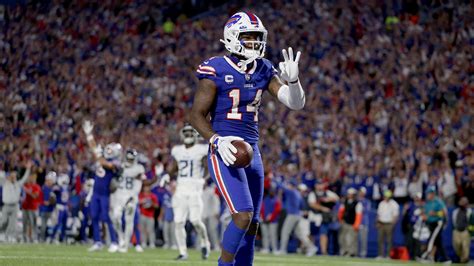 Stefon Diggs hauls in 3 touchdowns, Bills torch Titans in home opener ...