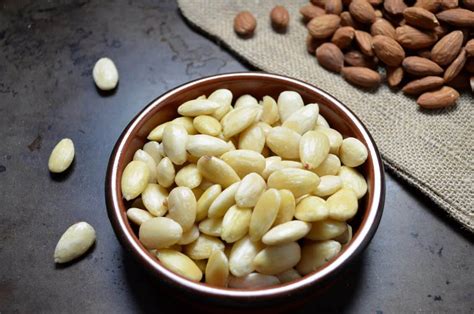 Blanching Almonds in 5 Easy Steps - She loves biscotti