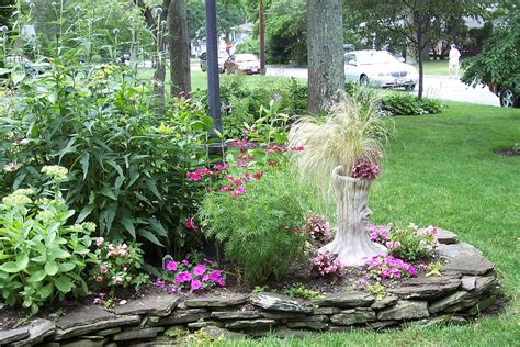 Constructing and planting a berm in the garden | TBR News Media