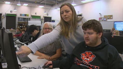 Monroe High School a model for teaching special needs students | king5.com