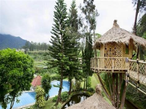 Best Price on Private Villa Bambu - Villa Istana Bunga Lembang in Bandung + Reviews