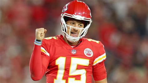 NFL Honors 2023: Chiefs QB Patrick Mahomes wins second MVP in five ...