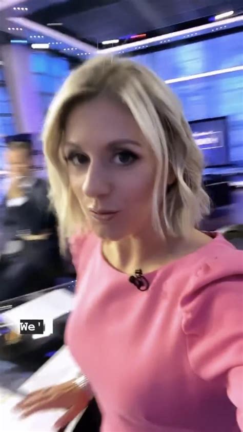 Rebecca Lowe - NBC Sports : r/hot_reporters