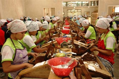 Kemenkeu Estimasi Produksi Rokok Turun Hingga 3,3 Persen | Republika Online