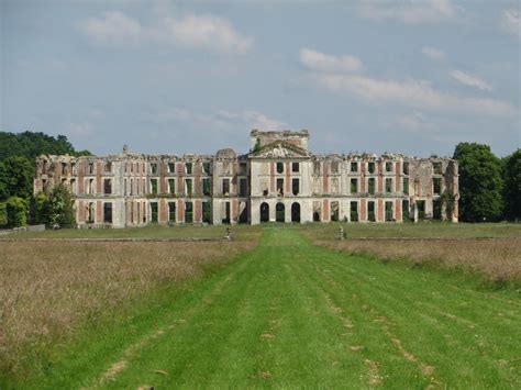 Château de la Ferté-Vidame [4000x3000] : r/AbandonedPorn