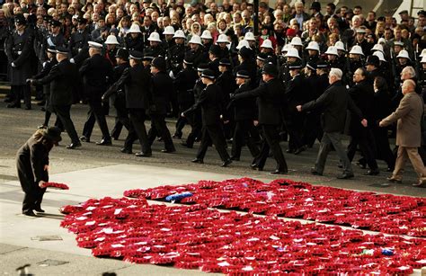 Remembrance Day 2018: Poignant images show commemorations around the UK ...