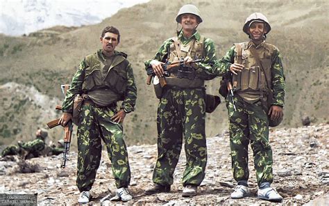 Soviet soldiers in Afghanistan 1980s.wearing KLMK suits and 6b3 vest ...