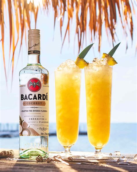 Piña Colada Recipe | How to make a Piña Colada | BACARDÍ UK & IE