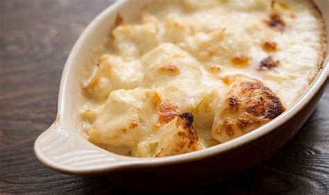 Cauliflower cheese sauce recipe: How to make cauliflower cheese ...