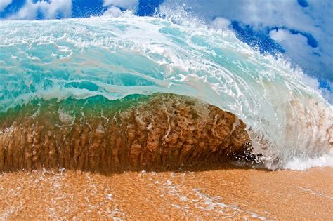 Hawaii's spectacular ocean waves – in pictures | US news | The Guardian