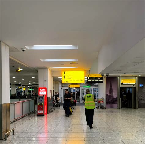 Aerotel hotel at Heathrow Terminal 3 review - Turning left for less