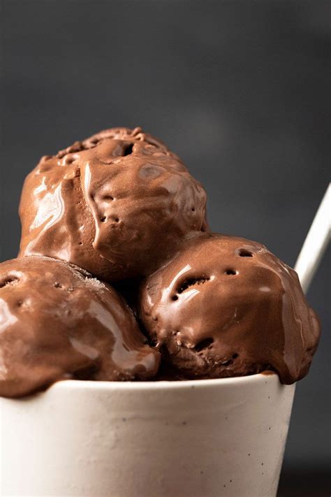 Best homemade chocolate ice cream recipe (no churn, no eggs) | Recipe ...