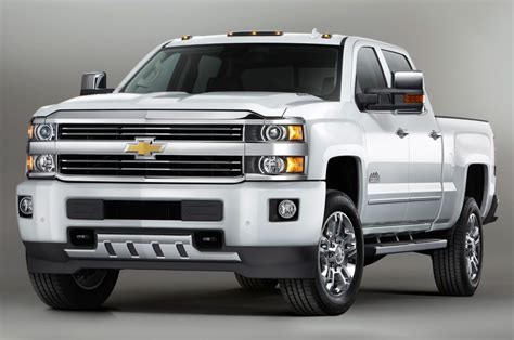 Gas vs Diesel for Towing a Fifth Wheel: Which Truck is Better ...