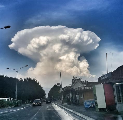 Giant cumulonimbus cloud engulfs Belgrad while strange sunset cloud ...