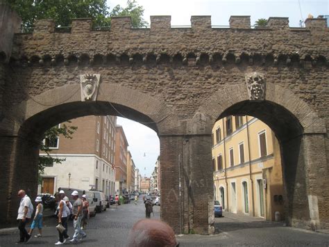 Rome the Second Time: The Vatican Walls: Where Fascism Meets Catholicism, or Letting Out the Popes