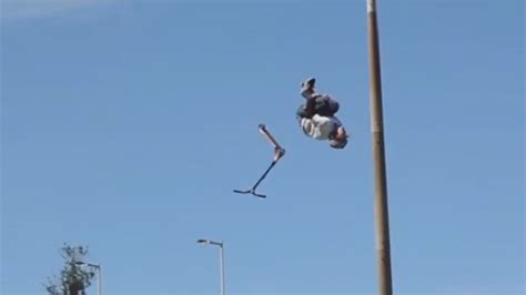 You’ll never look at scooters the same way after seeing this backflip trick - Article - Bardown