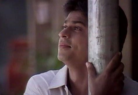 Shah Rukh Khan in Raju Ban Gaya Gentleman (1992)