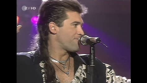 Billy Ray Cyrus Achy Breaky Heart Live - YouTube