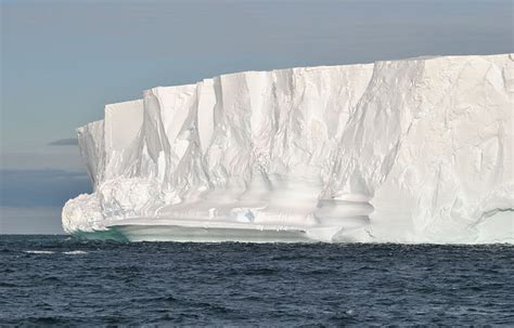 Antarctic ice walls protect the climate