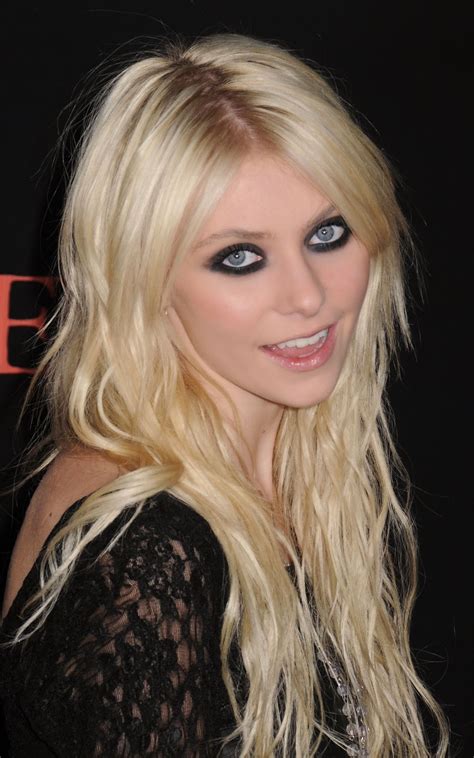 Taylor Momsen Photos | Tv Series All Poster