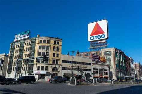 Citgo sign’s status still uncertain as Landmarks Commission weighs in ...