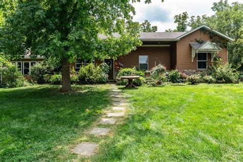 Bloomington, IL Real Estate - Bloomington Homes for Sale | realtor.com®