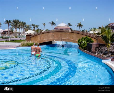 Outside swimming pool at the Emirates Palace Hotel, Abu Dhabi Stock Photo: 83033855 - Alamy