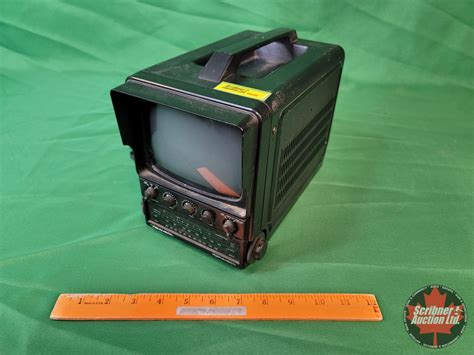 Vintage Realistic Portavision Electric Portable TV Radio (8"H x 6"W x 10"D) (SEE PICS)