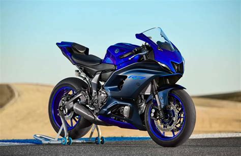 Yamaha R7 specs, performance data - FastestLaps.com