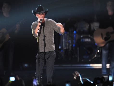 Kenny Chesney to stream concert live online - CBS News