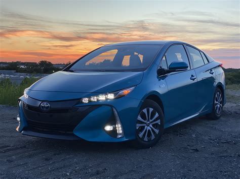 2020 Toyota Prius Prime tested, 2021 Nissan GT-R returns, ID.4 targets RAV4: What's New @ The ...