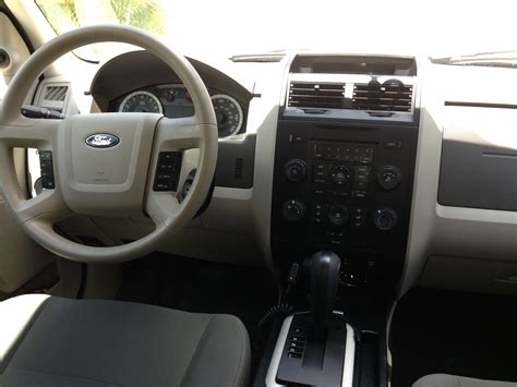 2011 Ford Escape - Interior Pictures - CarGurus