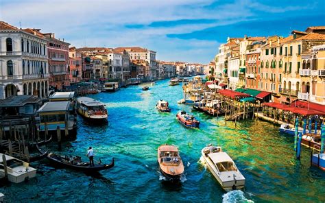 Blue water canals in Venice, Italy wallpapers and images - wallpapers, pictures, photos