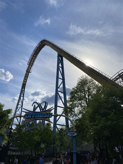 [Skyrush] [Hersheypark] Finally got onto this beast (and Candymonium ...