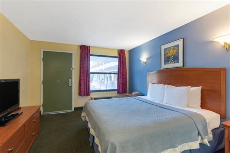 Days Inn by Wyndham Elmsford / White Plains | Elmsford, NY Hotels