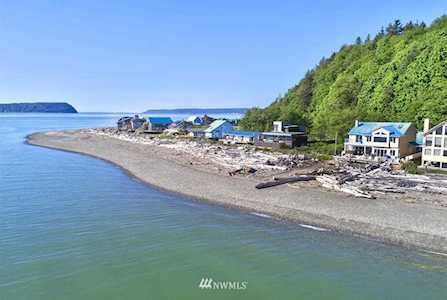 Hat Island Waterfront Homes in Everett, WA (Local Waterfront Specialists)