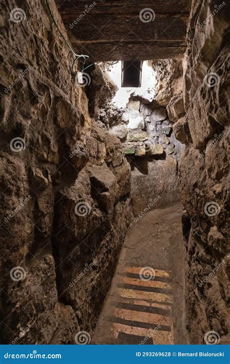 Western Wall Underground Tunnel with Hasmonean Water Channel Passage ...