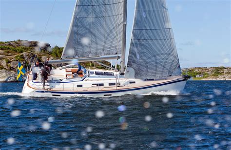 Hallberg Rassy 412 Review - boats.com