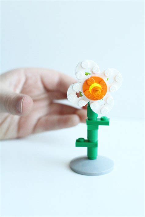 Simple LEGO Flower - I Can Teach My Child! | Lego flower, Lego, Lego design