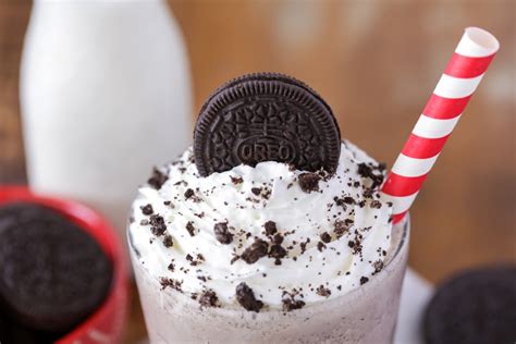 Homemade Oreo Shake {Made in Minutes!} | Lil' Luna