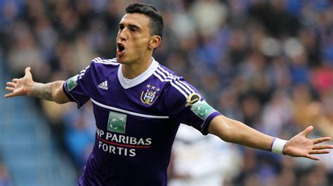 Suárez extends Anderlecht stay until 2017 | UEFA Champions League 2013/14 | UEFA.com