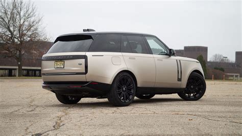 2023 Land Rover Range Rover Is All About Presence - CNET