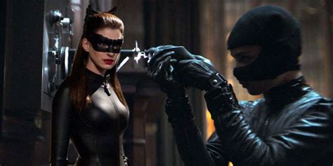 The Batman Anne Hathaway Fully Supports Zoe Kravitz As Catwoman