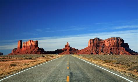 Monument Valley Road / Drive in Utah - AllTrips