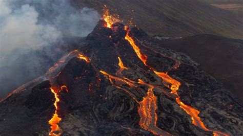 Volcán en erupción en Islandia: las impresionantes imágenes de ríos de lava cerca de Reikiavik ...